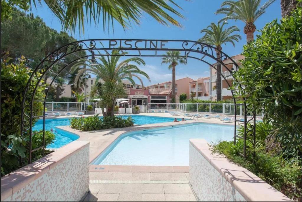Appartement Vue Mer, 5Min A Pied De La Plage, Parking Prive Vallauris Exterior photo